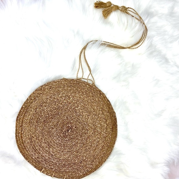 Incredible Vintage Round Woven Basket Purse Accordion Crochet Lace Tassels - Picture 2 of 6